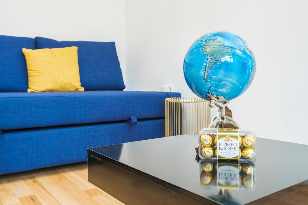 Appartement Spacious 3 Bed 1 Bath Hse W Guest Toilet W Parking Near Excel - E16 Londen