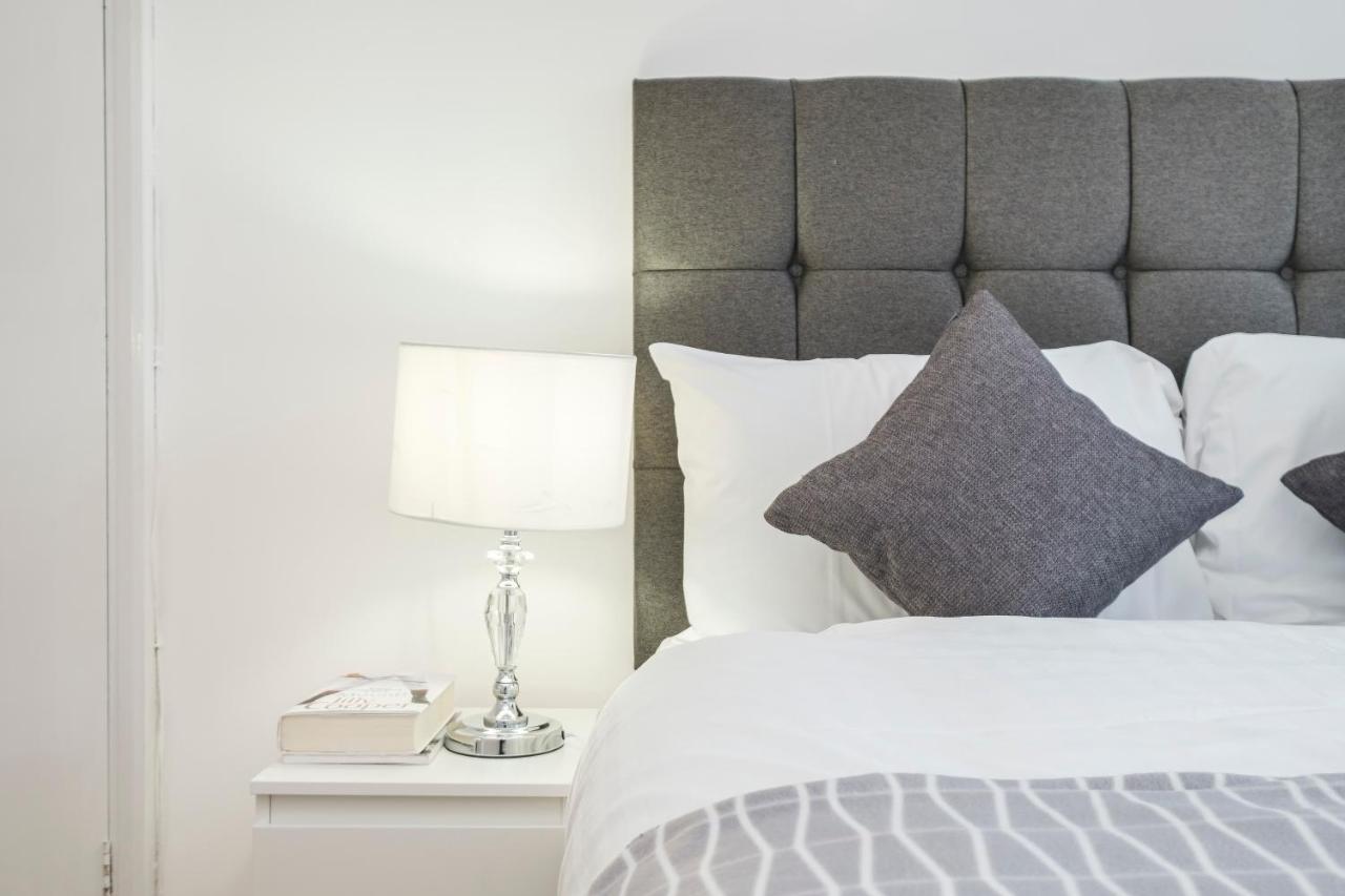 Spacious 3 Bed 1 Bath Hse W Guest Toilet W Parking Near Excel - E16 Appartement